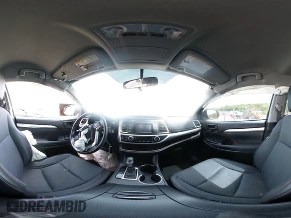 ✅ 2015 Toyota Highlander LE Plus • VIN: 5TDZKRFH8FS084089 • Lot: 42290597. Wystawiony na IAAI z przebiegiem 98 261 mil. Bezpłatny archiwum sprzedaży aukcyjnych z USA i szczegółowy raport historii pojazdu na DreamBid. Zdjęcie 19.