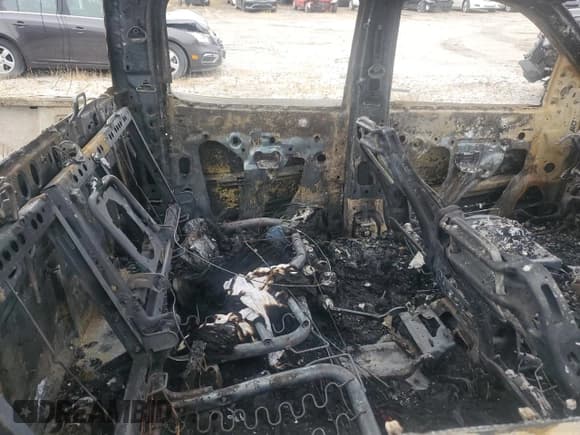 ✅ 2019 Chevrolet Silverado 2500HD LTZ • VIN: 1GC1KTEYXKF200477 • Лот: 93405675. Опубликован ранее на Copart с пробегом Не указан. Бесплатный доступ к архиву аукционных продаж из США и подробный отчёт об истории автомобиля на DreamBid. Изображение 10.