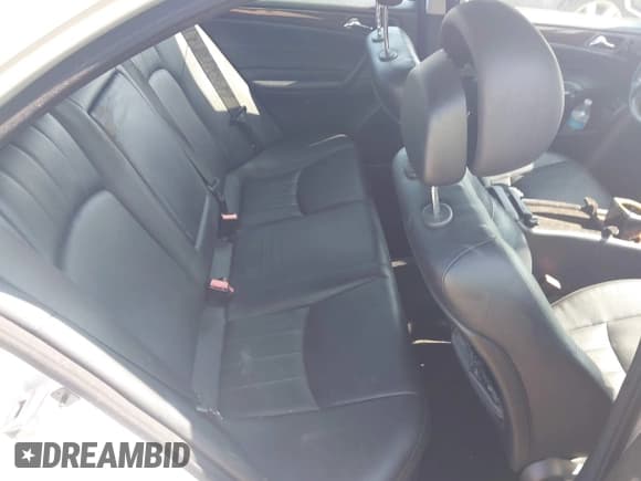 ✅ 2006 Mercedes-Benz C 280 Luxury • VIN: WDBRF92H16F777434 • Lot: 42943036. Wystawiony na IAAI z przebiegiem 143 034 mil. Bezpłatny archiwum sprzedaży aukcyjnych z USA i szczegółowy raport historii pojazdu na DreamBid. Zdjęcie 8.