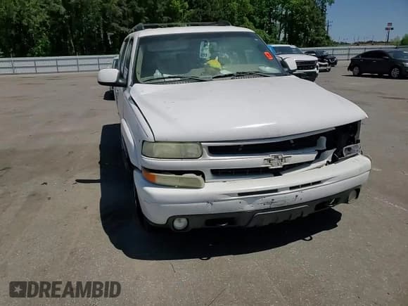 ✅ 2003 Chevrolet Suburban Z71 • VIN: 3GNFK16Z83G275378 • Лот: 54401975. Опубликован ранее на Copart с пробегом Не указан. Бесплатный доступ к архиву аукционных продаж из США и подробный отчёт об истории автомобиля на DreamBid. Изображение 14.