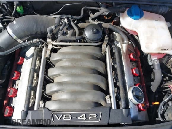 ✅ 2005 Audi S4 • VIN: WAUPL68E35A039107 • Lot: 41674700. Wystawiony na IAAI z przebiegiem 116 073 mil. Bezpłatny archiwum sprzedaży aukcyjnych z USA i szczegółowy raport historii pojazdu na DreamBid. Zdjęcie 10.