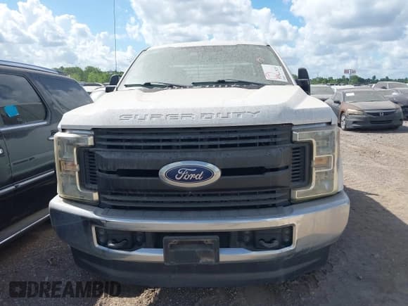 ✅ 2018 Ford F-250 XL • VIN: 1FT7X2BT2JEC25506 • Lot: 42477834. Listed on IAAI with 118,703 mi. Free auction sales archive from the USA and detailed vehicle history report at DreamBid. Image 12.