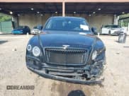 ✅ 2020 Bentley Bentayga V8 • VIN: SJAAM2ZV9LC029682 • Lot: 42847690. Wystawiony na IAAI z przebiegiem 26 272 mil. Bezpłatny archiwum sprzedaży aukcyjnych z USA i szczegółowy raport historii pojazdu na DreamBid. Zdjęcie 13.