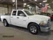 2009 Dodge 1500 SLT с VIN 1D3HB18PX9S740877, выставлен на аукционе Copart как лот 74973724 с пробегом 126 279 миль миль и На запчасти • Non repairable. История ставок и продаж доступна на DreamBid. Изображение 4.