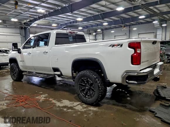 ✅ 2020 Chevrolet Silverado 3500HD LTZ • VIN: 1GC4YUEYXLF162638 • Lot: 96520465. Wystawiony na Copart z przebiegiem 128 201 mil. Bezpłatny archiwum sprzedaży aukcyjnych z USA i szczegółowy raport historii pojazdu na DreamBid. Zdjęcie 2.