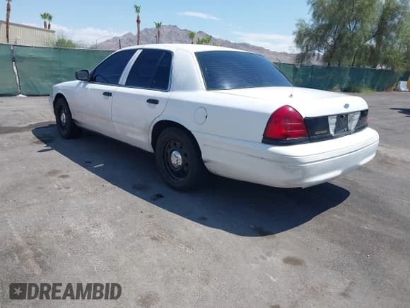 ✅ 2008 Ford Police Interceptor • VIN: 2FAFP71V58X173251 • Lot: 42785750. Listed on IAAI with Not provided. Free auction sales archive from the USA and detailed vehicle history report at DreamBid. Image 3.