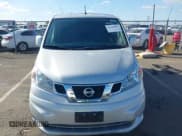 ✅ 2018 Nissan NV200 SV • VIN: 3N6CM0KN0JK700490 • Lot: 43640303. Wystawiony na IAAI z przebiegiem 136 740 mil. Bezpłatny archiwum sprzedaży aukcyjnych z USA i szczegółowy raport historii pojazdu na DreamBid. Zdjęcie 12.