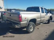 ✅ 2003 Chevrolet Silverado 2500HD LT • VIN: 1GCHK29G03E172190 • Lot: 43526942. Wystawiony na IAAI z przebiegiem 175 123 mil. Bezpłatny archiwum sprzedaży aukcyjnych z USA i szczegółowy raport historii pojazdu na DreamBid. Zdjęcie 4.