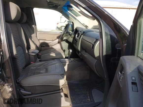 ✅ 2005 Nissan Frontier SE • VIN: 1N6AD06W35C431388 • Lot: 43828364. Wystawiony na IAAI z przebiegiem 212 032 mil. Bezpłatny archiwum sprzedaży aukcyjnych z USA i szczegółowy raport historii pojazdu na DreamBid. Zdjęcie 5.