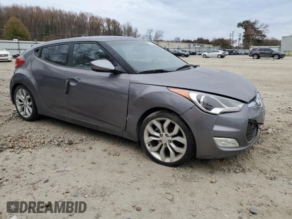 ✅ 2012 Hyundai Veloster w/Red Int • VIN: KMHTC6AD9CU046959 • Lot: 83372544. Wystawiony na Copart z przebiegiem 127 380 mil. Bezpłatny archiwum sprzedaży aukcyjnych z USA i szczegółowy raport historii pojazdu na DreamBid. Zdjęcie 4.