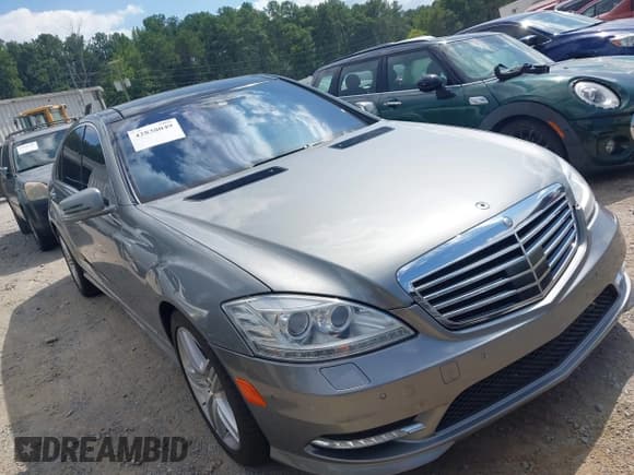 ✅ 2013 Mercedes-Benz S 550 • VIN: WDDNG7DB3DA505557 • Лот: 42838049. Опубликован ранее на IAAI с пробегом 78 015 миль. Бесплатный доступ к архиву аукционных продаж из США и подробный отчёт об истории автомобиля на DreamBid. Изображение 1.