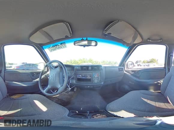 1995 Chevrolet S-10 LS с VIN 1GCCS19Z6SK233614, выставлен на аукционе Copart как лот 70534234 с пробегом 195 443 миль миль и Списание • Salvage title. История ставок и продаж доступна на DreamBid. Изображение 12.