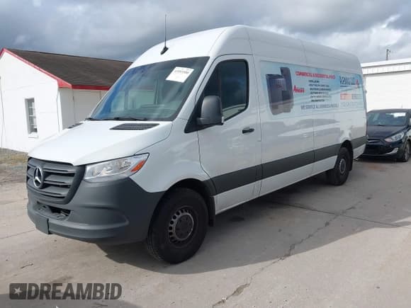 ✅ 2023 Mercedes-Benz Sprinter Cargo • VIN: W1Y40CHY0PT160400 • Lot: 41053500. Wystawiony na IAAI z przebiegiem 31 226 mil. Bezpłatny archiwum sprzedaży aukcyjnych z USA i szczegółowy raport historii pojazdu na DreamBid. Zdjęcie 2.