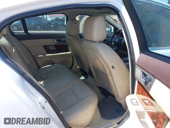 ✅ 2011 Jaguar XF • VIN: SAJWA0FB2BLS14393 • Lot: 42930559. Listed on IAAI with 103,519 mi. Free auction sales archive from the USA and detailed vehicle history report at DreamBid. Image 8.
