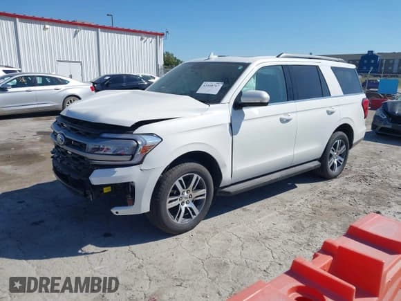 ✅ 2024 Ford Expedition XLT • VIN: 1FMJU1J80REB01683 • Lot: 43168767. Wystawiony na IAAI z przebiegiem 11 606 mil. Bezpłatny archiwum sprzedaży aukcyjnych z USA i szczegółowy raport historii pojazdu na DreamBid. Zdjęcie 18.