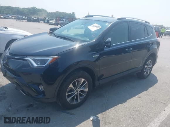 ✅ 2017 Toyota RAV4 XLE • VIN: JTMRJREVXHD124407 • Lot: 42892208. Listed on IAAI with 126,086 mi. Free auction sales archive from the USA and detailed vehicle history report at DreamBid. Image 2.
