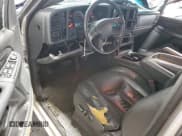 ✅ 2005 Chevrolet Silverado 2500HD LS • VIN: 1GCHK23255F962952 • Lot: 85852465. Wystawiony na Copart z przebiegiem 247 872 mil. Bezpłatny archiwum sprzedaży aukcyjnych z USA i szczegółowy raport historii pojazdu na DreamBid. Zdjęcie 8.