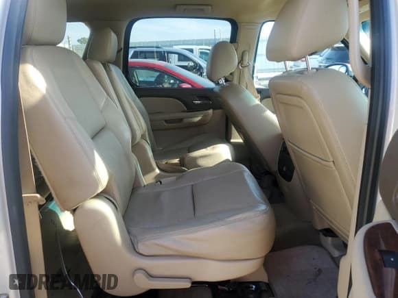 ✅ 2013 Chevrolet Suburban LTZ • VIN: 1GNSCKE02DR206532 • Lot: 68021635. Wystawiony na Copart z przebiegiem 176 162 mil. Bezpłatny archiwum sprzedaży aukcyjnych z USA i szczegółowy raport historii pojazdu na DreamBid. Zdjęcie 11.