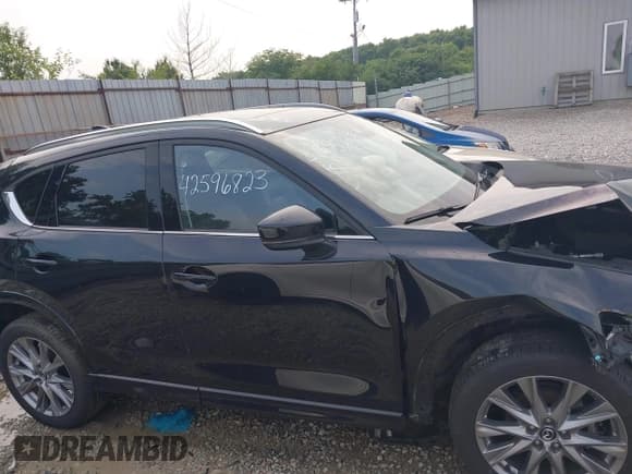 ✅ 2024 Mazda CX-5 S Premium Plus • VIN: JM3KFBEM5R0394128 • Лот: 42596823. Опубликован ранее на IAAI с пробегом 22 657 миль. Бесплатный доступ к архиву аукционных продаж из США и подробный отчёт об истории автомобиля на DreamBid. Изображение 13.