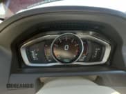 ✅ 2015 Volvo XC60 T5 • VIN: YV4612RK6F2762394 • Lot: 80551365. Wystawiony na Copart z przebiegiem 116 303 mil. Bezpłatny archiwum sprzedaży aukcyjnych z USA i szczegółowy raport historii pojazdu na DreamBid. Zdjęcie 9.