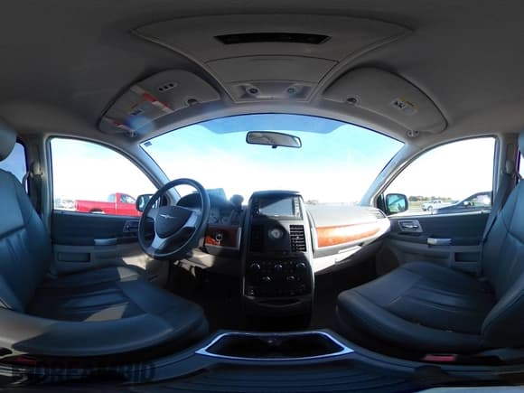 ✅ 2008 Chrysler Town & Country Touring • VIN: 2A8HR54P88R629495 • Lot: 43535391. Listed on IAAI with 60,077 mi. Free auction sales archive from the USA and detailed vehicle history report at DreamBid. Image 19.