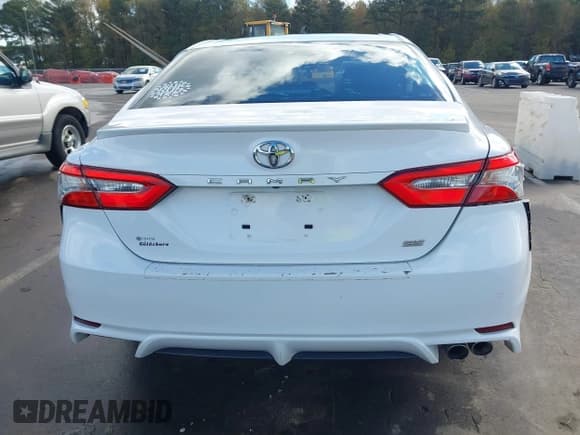 ✅ 2018 Toyota Camry XLE • VIN: 4T1B11HKXJU557537 • Лот: 43556168. Опубликован ранее на IAAI с пробегом 150 267 миль. Бесплатный доступ к архиву аукционных продаж из США и подробный отчёт об истории автомобиля на DreamBid. Изображение 16.