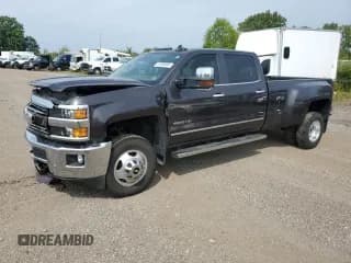 ✅ 2015 Chevrolet Silverado 3500HD LTZ • VIN: 1GC4K0E87FF610932 • Лот: 67093954. Опубликован ранее на Copart с пробегом 89 360 миль. Бесплатный доступ к архиву аукционных продаж из США и подробный отчёт об истории автомобиля на DreamBid. Изображение 1.
