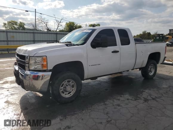 ✅ 2007 Chevrolet Silverado 2500HD Work Truck • VIN: 1GCHC29K77E587336 • Лот: 71657525. Опубликован ранее на Copart с пробегом 236 018 миль. Бесплатный доступ к архиву аукционных продаж из США и подробный отчёт об истории автомобиля на DreamBid. Изображение 1.