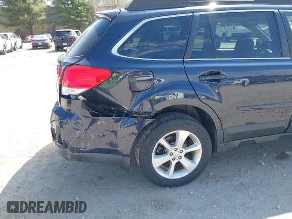 ✅ 2013 Subaru Outback Premium • VIN: 4S4BRBGC4D3228318 • Лот: 42098245. Опубликован ранее на IAAI с пробегом 111 884 миль. Бесплатный доступ к архиву аукционных продаж из США и подробный отчёт об истории автомобиля на DreamBid. Изображение 6.