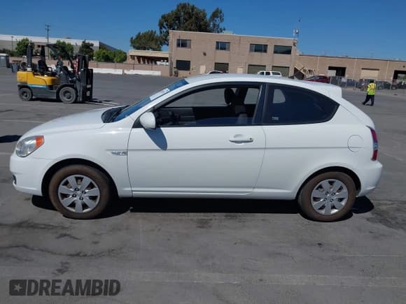 ✅ 2010 Hyundai Accent GS • VIN: KMHCM3AC2AU169311 • Лот: 42697111. Опубликован ранее на IAAI с пробегом 148 262 миль. Бесплатный доступ к архиву аукционных продаж из США и подробный отчёт об истории автомобиля на DreamBid. Изображение 14.