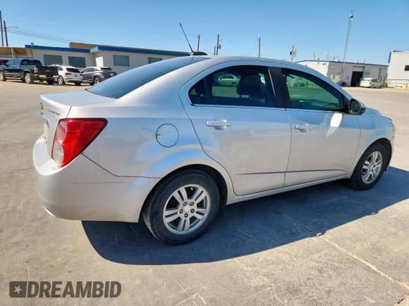 ✅ 2015 Chevrolet Sonic LT • VIN: 1G1JC5SH4F4175972 • Lot: 82284225. Listed on Copart with 161,635 mi. Free auction sales archive from the USA and detailed vehicle history report at DreamBid. Image 3.