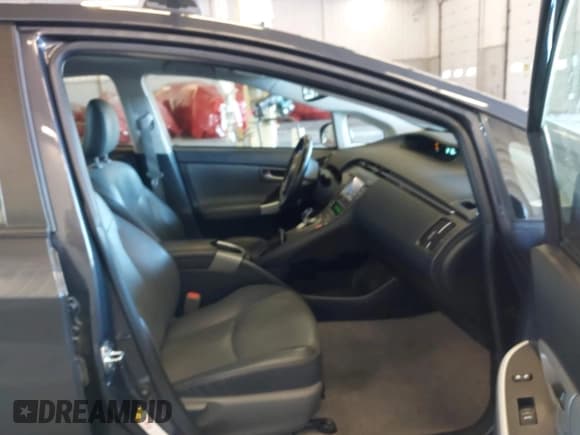 ✅ 2014 Toyota Prius Two • VIN: JTDKN3DU7E0376176 • Lot: 43269648. Listed on IAAI with 97,815 mi. Free auction sales archive from the USA and detailed vehicle history report at DreamBid. Image 5.