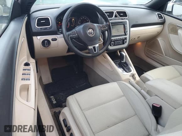 ✅ 2012 Volkswagen Eos Komfort • VIN: WVWBW7AH7CV021617 • Лот: 63940455. Опубликован ранее на Copart с пробегом 115 987 миль. Бесплатный доступ к архиву аукционных продаж из США и подробный отчёт об истории автомобиля на DreamBid. Изображение 8.