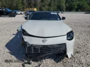 ✅ 2023 Nissan Z Sport • VIN: JN1BZ4AH8PM311031 • Lot: 71440734. Wystawiony na Copart z przebiegiem 32 101 mil. Bezpłatny archiwum sprzedaży aukcyjnych z USA i szczegółowy raport historii pojazdu na DreamBid. Zdjęcie 5.