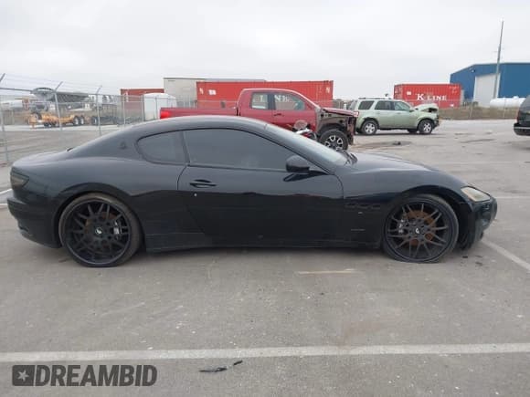 ✅ 2008 Maserati GranTurismo • VIN: ZAMGJ45A280038650 • Lot: 43909986. Wystawiony na IAAI z przebiegiem 85 821 mil. Bezpłatny archiwum sprzedaży aukcyjnych z USA i szczegółowy raport historii pojazdu na DreamBid. Zdjęcie 14.