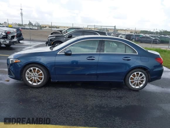 ✅ 2021 Mercedes-Benz A 220 • VIN: W1K3G4FB2MJ271379 • Lot: 42500376. Wystawiony na IAAI z przebiegiem 43 399 mil. Bezpłatny archiwum sprzedaży aukcyjnych z USA i szczegółowy raport historii pojazdu na DreamBid. Zdjęcie 14.