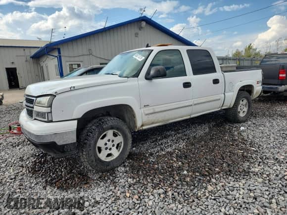 2007 Chevrolet Silverado 1500 LT1 with VIN 2GCEK13Z671182432, listed as a Copart auction lot 85371375 with 227,912 mi miles and Salvage title. Bid and sale history available at DreamBid. Image 1.