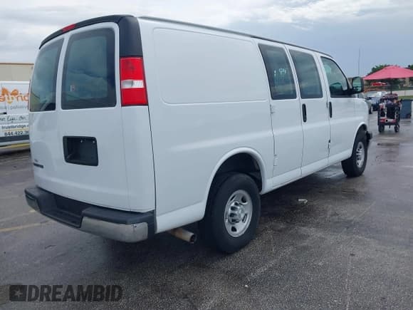✅ 2021 Chevrolet Express Cargo • VIN: 1GCWGAFP1M1244868 • Лот: 42964153. Опубликован ранее на IAAI с пробегом 62 764 миль. Бесплатный доступ к архиву аукционных продаж из США и подробный отчёт об истории автомобиля на DreamBid. Изображение 4.