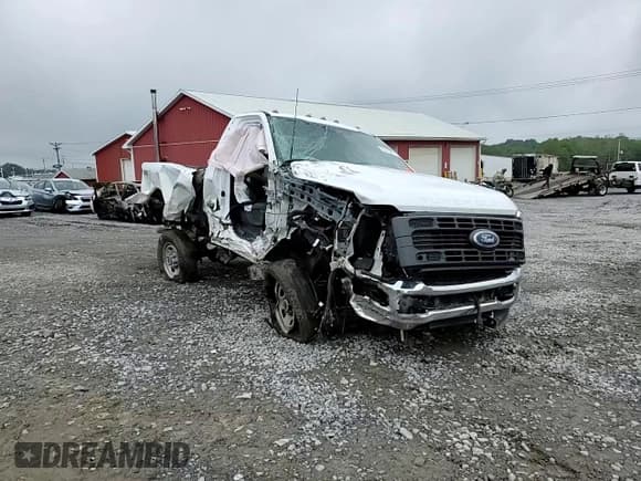 ✅ 2023 Ford F-350 XL • VIN: 1FTRF3BA0PEC60747 • Lot: 63572945. Listed on Copart with Not provided. Free auction sales archive from the USA and detailed vehicle history report at DreamBid. Image 13.