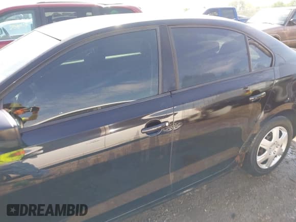 ✅ 2011 Volkswagen Jetta S • VIN: 3VW1K7AJXBM056152 • Lot: 42198021. Wystawiony na IAAI z przebiegiem 143 475 mil. Bezpłatny archiwum sprzedaży aukcyjnych z USA i szczegółowy raport historii pojazdu na DreamBid. Zdjęcie 15.