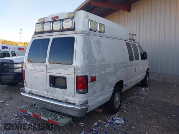 ✅ 2013 Ford Econoline Cargo Commercial • VIN: 1FDSS3EL1DDA07976 • Lot: 43672828. Listed on IAAI with 268,225 mi. Free auction sales archive from the USA and detailed vehicle history report at DreamBid. Image 4.