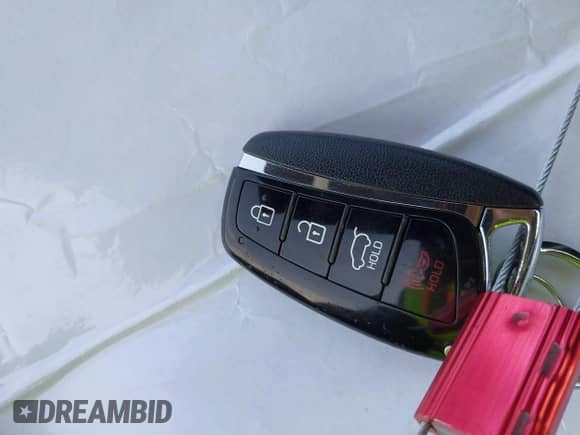 2017 Hyundai Santa Fe 2.0T z VIN 5XYZU4LA7HG406516, wystawiony jako IAAI lot #41847977 z przebiegiem 105 299 mil mil oraz . Historia ofert i sprzedaży dostępna na DreamBid. Obrazek 11.