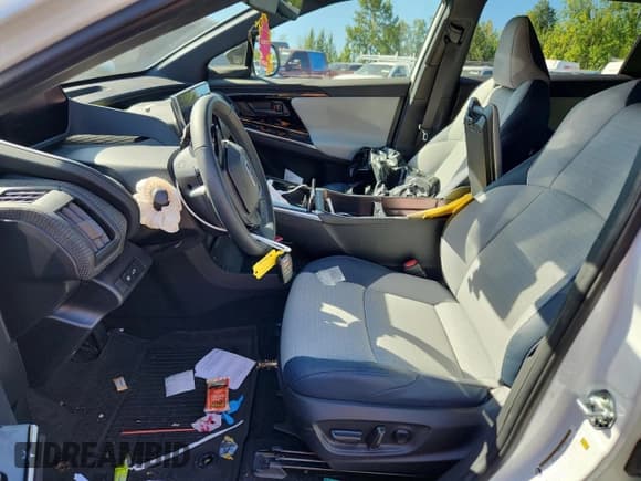 ✅ 2023 Subaru Solterra Premium • VIN: JTMABABAXPA037118 • Lot: 68747505. Wystawiony na Copart z przebiegiem 20 796 mil. Bezpłatny archiwum sprzedaży aukcyjnych z USA i szczegółowy raport historii pojazdu na DreamBid. Zdjęcie 7.