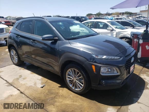 ✅ 2020 Hyundai Kona SEL • VIN: KM8K22AA5LU573202 • Лот: 63812343. Опубликован ранее на Copart с пробегом 41 335 миль. Бесплатный доступ к архиву аукционных продаж из США и подробный отчёт об истории автомобиля на DreamBid. Изображение 4.