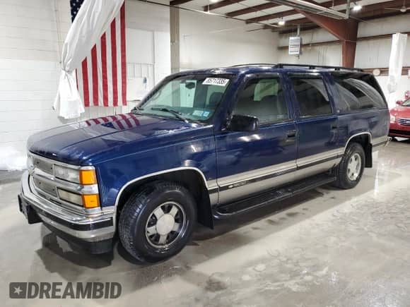 1998 Chevrolet Suburban с VIN 1GNEC16R5WJ361307, выставлен на аукционе Copart как лот 85717335 с пробегом 29 147 миль миль и Списание • Salvage title. История ставок и продаж доступна на DreamBid. Изображение 1.