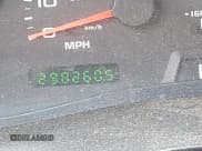 ✅ 2003 Ford F-350 XL • VIN: 1FTSX31P53EB94002 • Lot: 42134746. Wystawiony na IAAI z przebiegiem 298 260 mil. Bezpłatny archiwum sprzedaży aukcyjnych z USA i szczegółowy raport historii pojazdu na DreamBid. Zdjęcie 7.