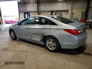 2013 Hyundai Sonata GLS z VIN 5NPEB4AC2DH567576, wystawiony jako Copart lot #86793575 z przebiegiem 94 901 mil mil oraz Szkoda całkowita • Salvage title. Historia ofert i sprzedaży dostępna na DreamBid. Obrazek 2.