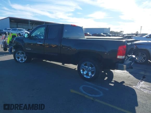 ✅ 2011 GMC Sierra 1500 SL • VIN: 1GTR1UEAXBZ194063 • Lot: 41650177. Wystawiony na IAAI z przebiegiem 183 566 mil. Bezpłatny archiwum sprzedaży aukcyjnych z USA i szczegółowy raport historii pojazdu na DreamBid. Zdjęcie 3.