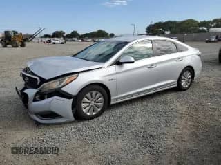 2017 Hyundai Sonata SE с VIN KMHE24L3XHA065145, выставлен на аукционе Copart как лот 81116165 с пробегом 150 916 миль миль и Чистый • Clean title. История ставок и продаж доступна на DreamBid. Изображение 1.