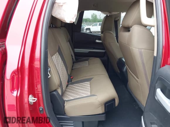 ✅ 2019 Toyota Tundra SR5 • VIN: 5TFUW5F13KX811010 • Lot: 42584791. Wystawiony na IAAI z przebiegiem 71 925 mil. Bezpłatny archiwum sprzedaży aukcyjnych z USA i szczegółowy raport historii pojazdu na DreamBid. Zdjęcie 8.